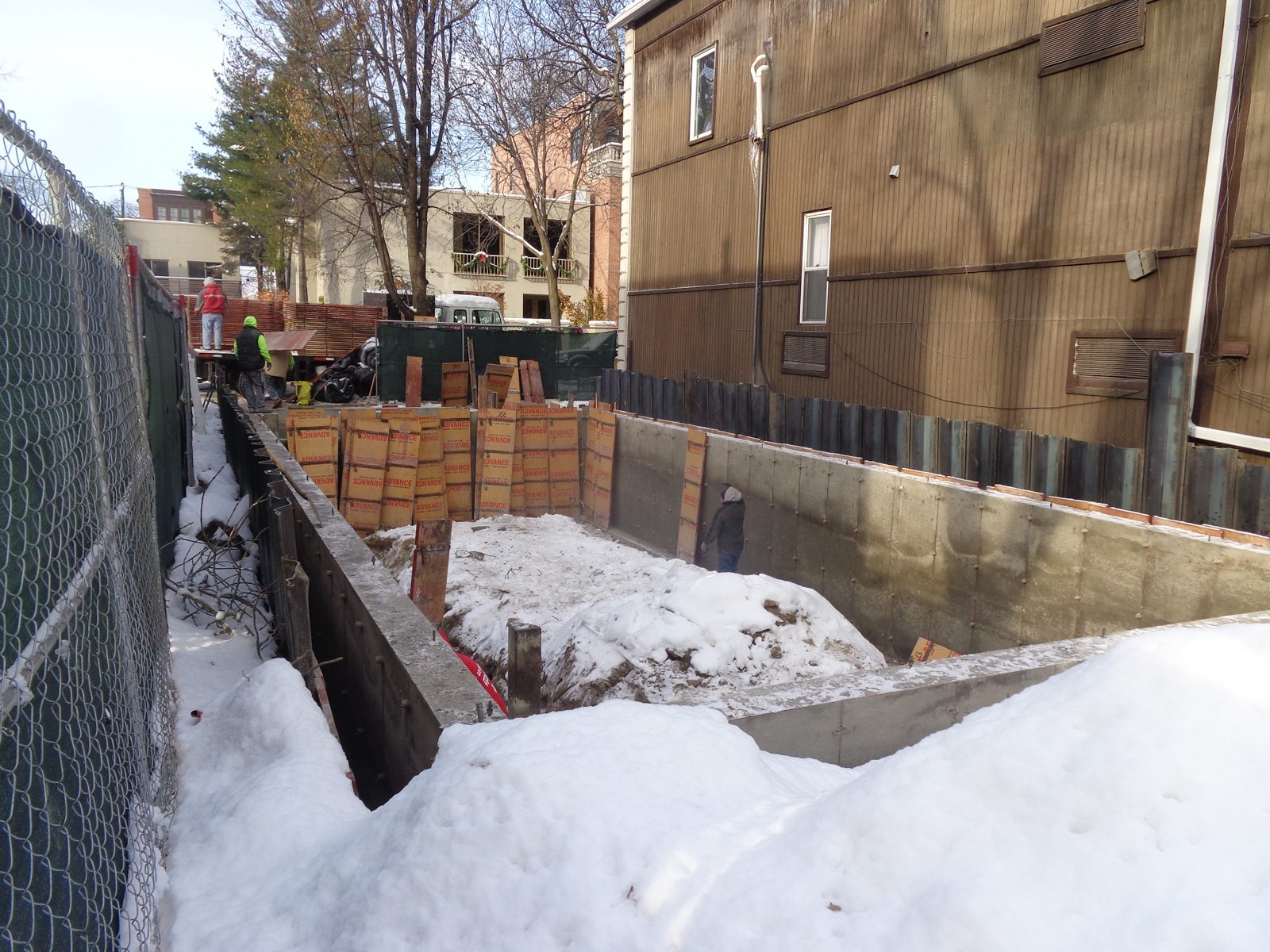 foundation-walls-are-done-in-lincoln-park-chicago-1