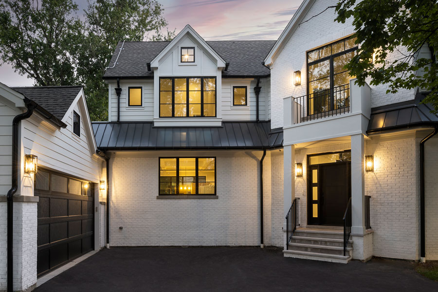 Home in Chicago, Front