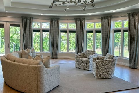 Master Bedroom Sitting Area