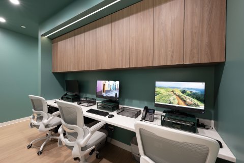 22 Tech Station Close Up