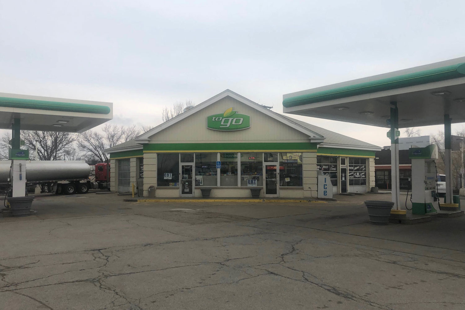 commercial addition at bp gas station in waukegan before  renovation