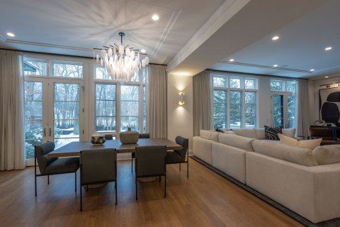 breakfast room