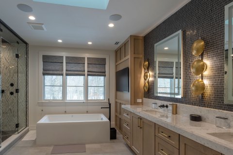 master bathroom tub