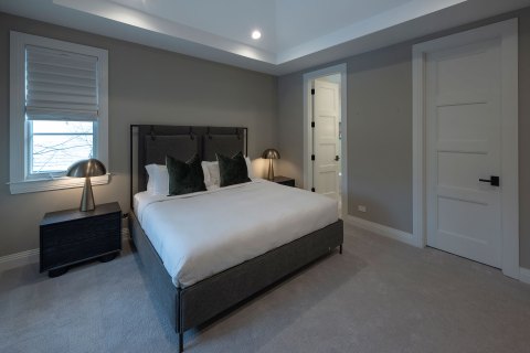 ensuite bedroom with bath