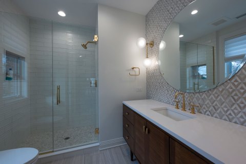 ensuite bathroom shower