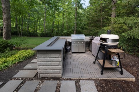 Outdoor Kitchen