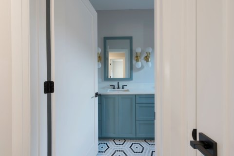 2nd Floor Bathroom