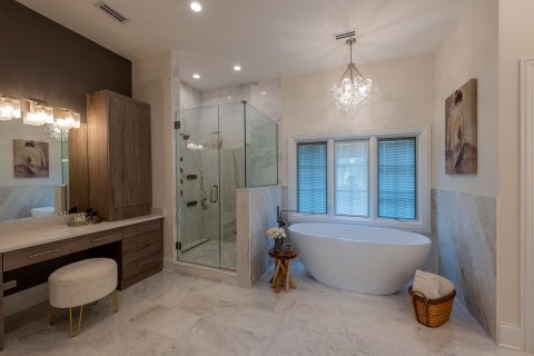 Master Bath Tub
