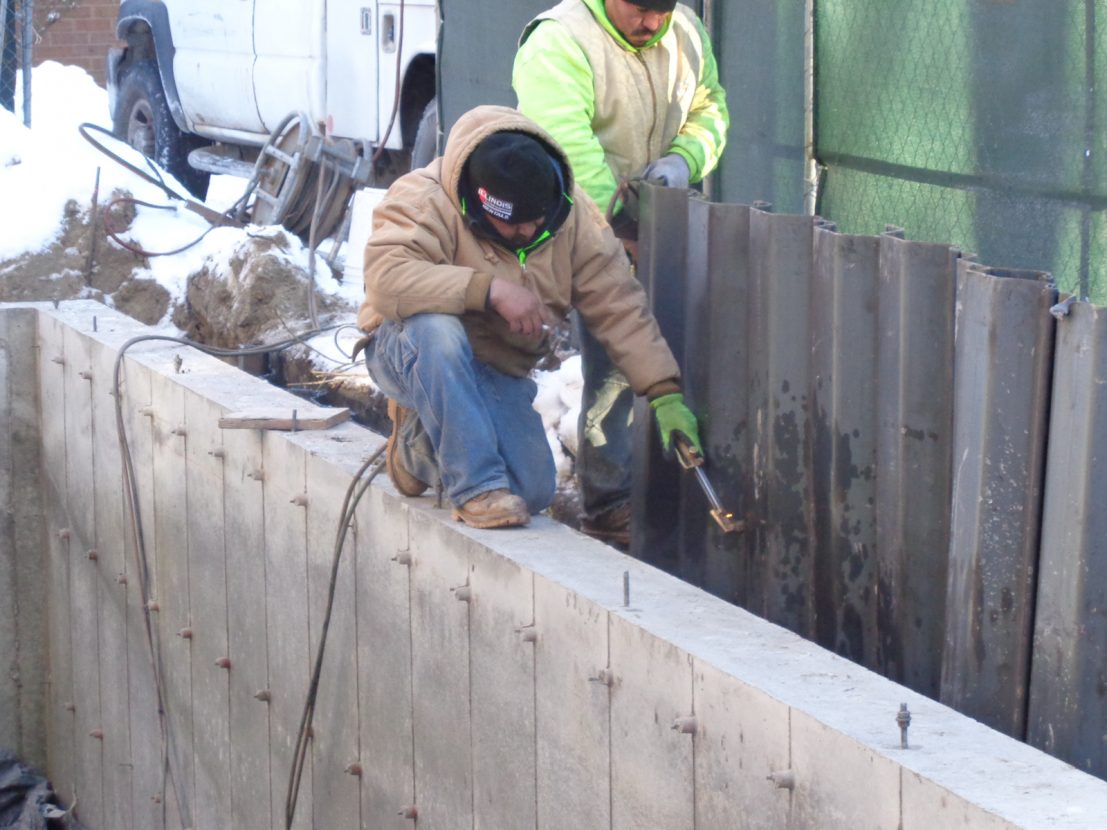 cutting-the-shoring-steel-in-lincoln-park-chicago-1
