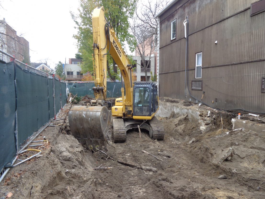 excavating-for-foundation-in-lincoln-park-chicago-1