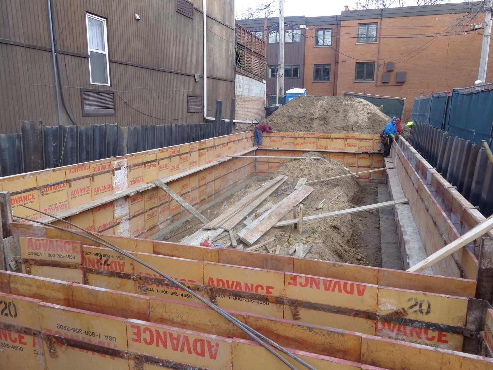 ready-to-pour-the-foundation-walls-in-lincoln-park-chicago-1